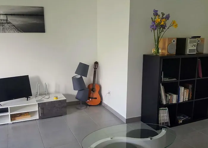 Les Picaillons - A 200m Du * Εξ Λε Μπαν